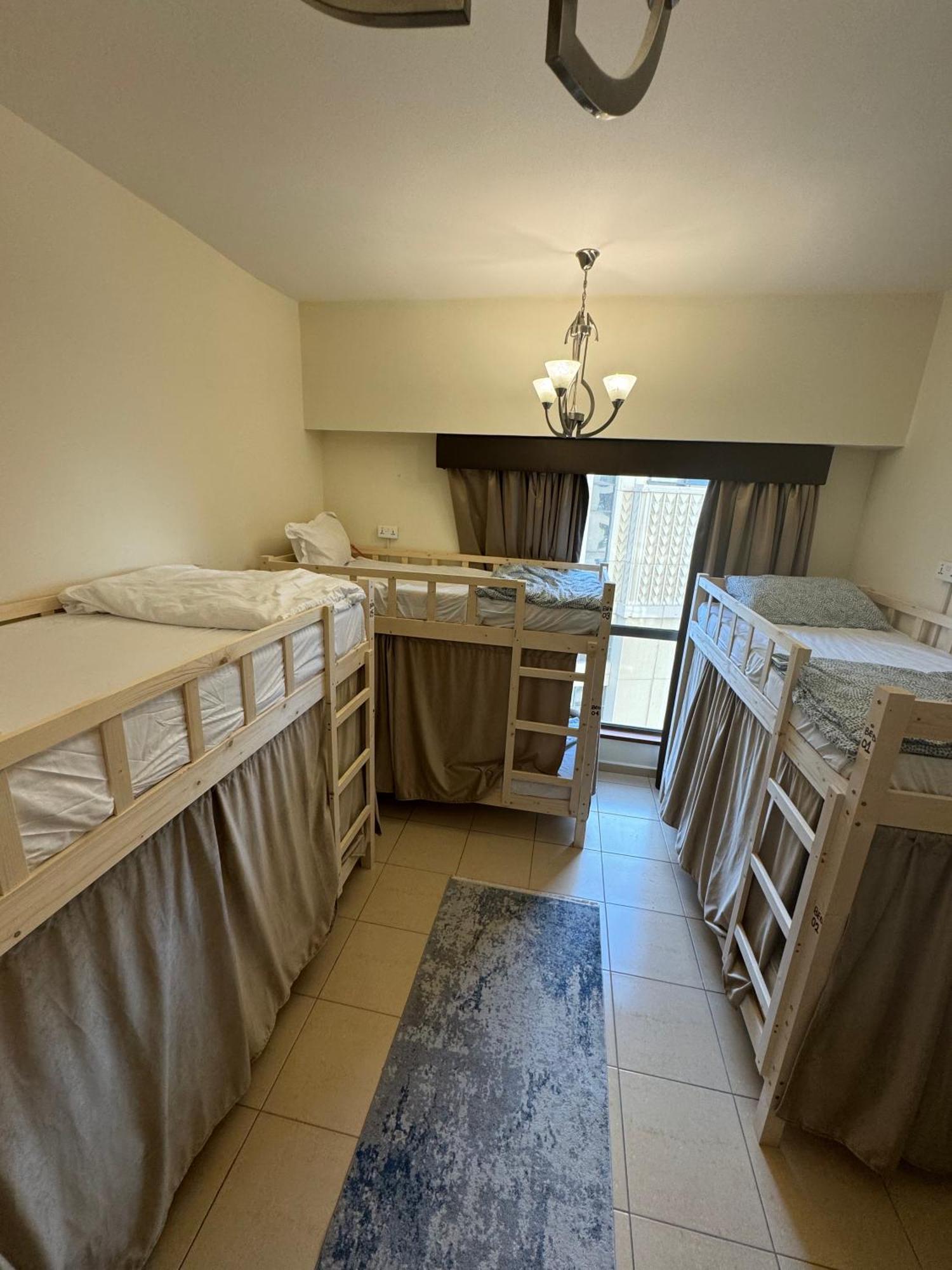 Lunar Cozy Hostel - Jbr Dubai Luaran gambar