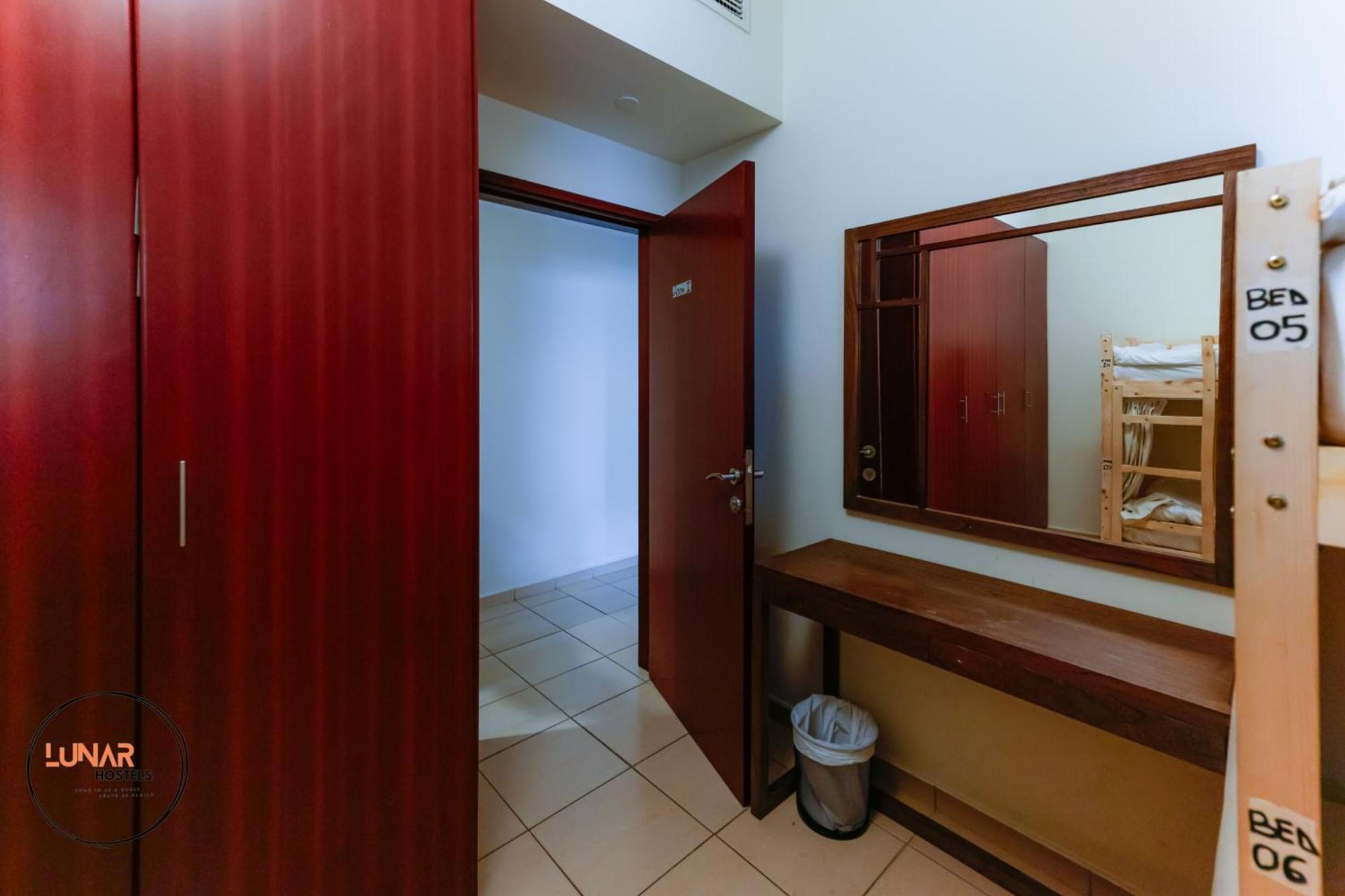 Lunar Cozy Hostel - Jbr Dubai Luaran gambar