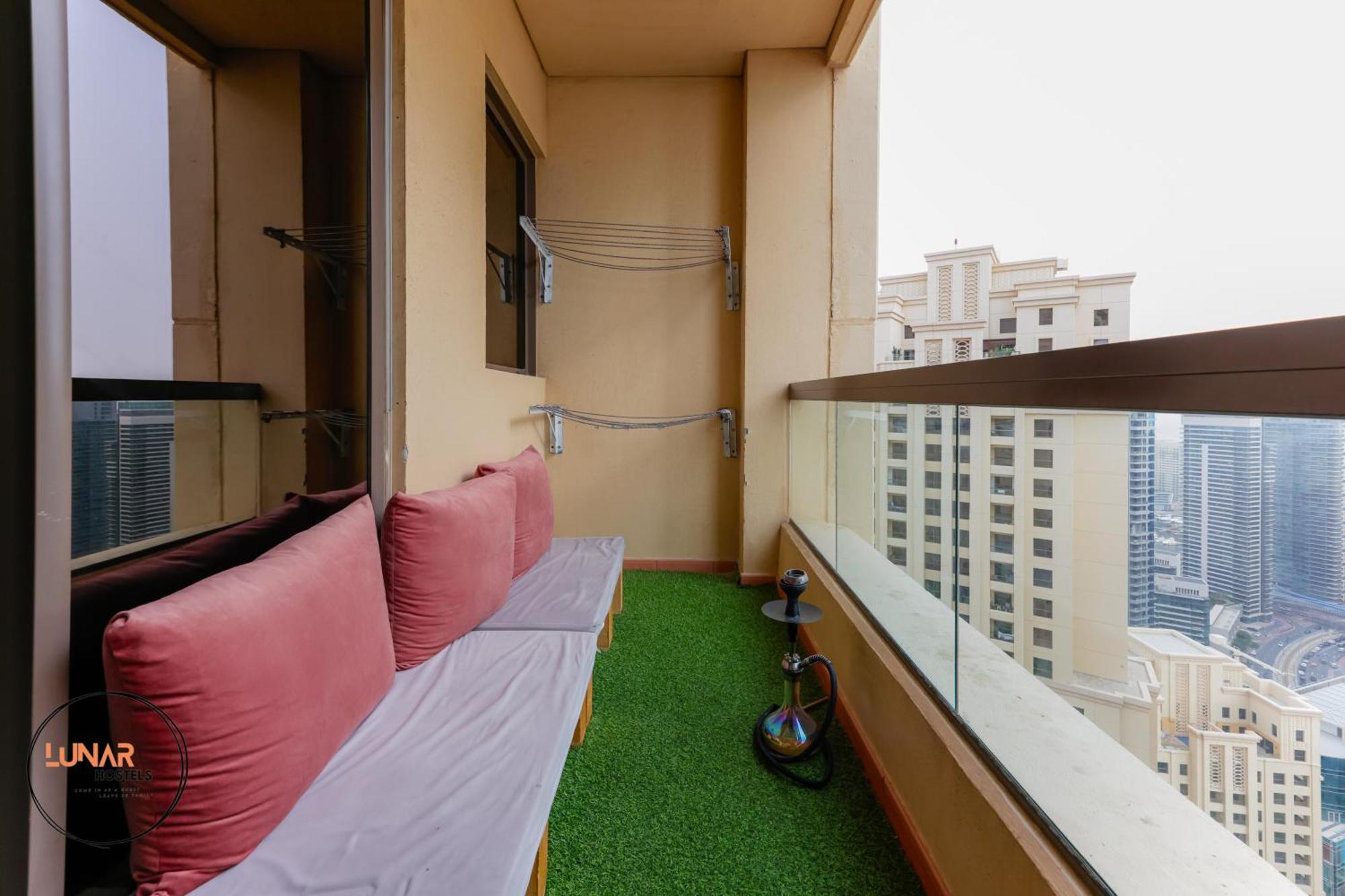 Lunar Cozy Hostel - Jbr Dubai Luaran gambar